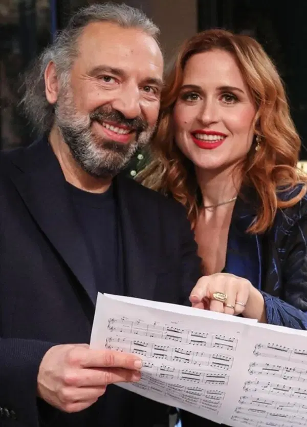 Bollani suonava il piano e la Rai lo trom*a: &ldquo;Via dei matti n.0&rdquo; su Rai 3 chiude e il servizio pubblico perde un altro pezzo