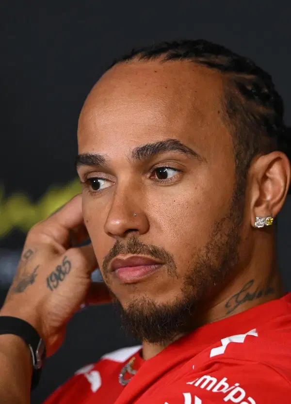 Il motorsport ha un grosso problema e Lewis Hamilton &egrave; uno dei pochi a non nascondersi: &ldquo;&Egrave; ridicolo, &egrave; impossibile per una persona normale competere con chi spende milioni&rdquo;