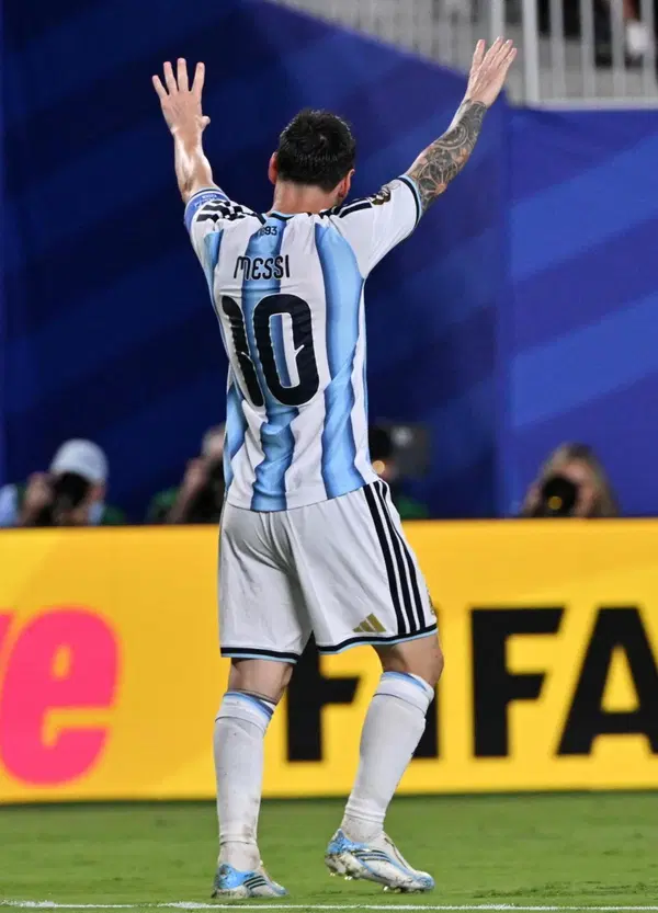 Messi &egrave; il Re del mondiale pi&ugrave; bello di sempre: pi&ugrave; globale, pieno di sogni e di grandi imprese di nazionali sconosciute. Questo &egrave; il calcio del futuro, mentre l&rsquo;Italia resta a vedere
