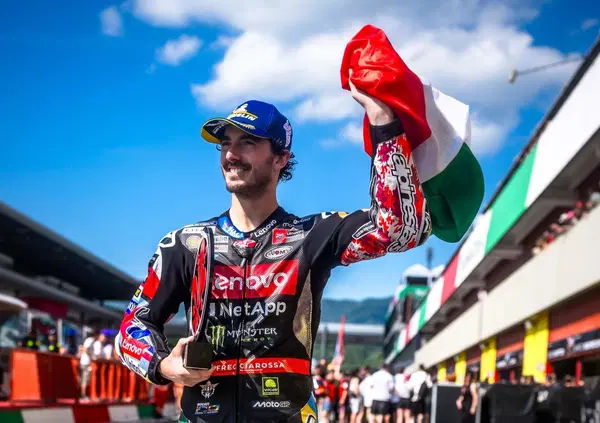 &Egrave; ufficiale: Pecco Bagnaia lascia Ducati (con una lettera micidiale) e al suo posto arriva&hellip; Indovina chi? Pedro Acosta