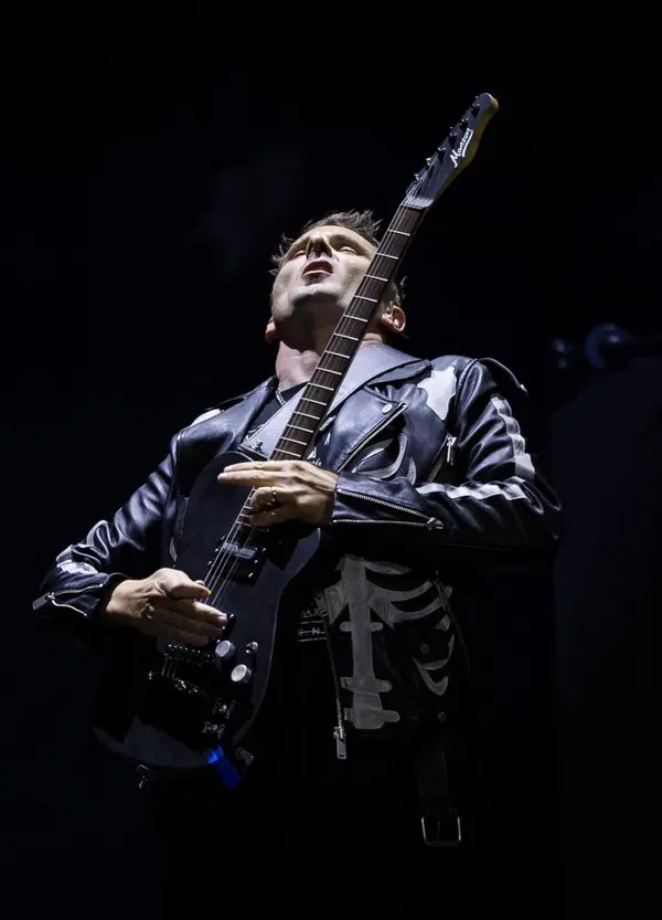 La recensione definitiva del disco dei Muse, &lsquo;The Wow! Signal&rsquo; con Ale Deidda: &ldquo;Ho sentito cose che l&rsquo;intelligenza artificiale non pu&ograve; neanche immaginare&rdquo;