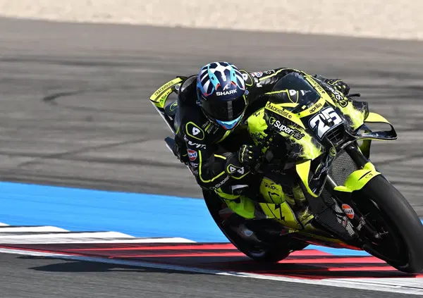 Boia che Sprint: Fernandez, Ogura e poi Di Giannantonio che spezza il poker d&rsquo;Assen Aprilia. Bagnaia davanti (ma dietro) a Marquez