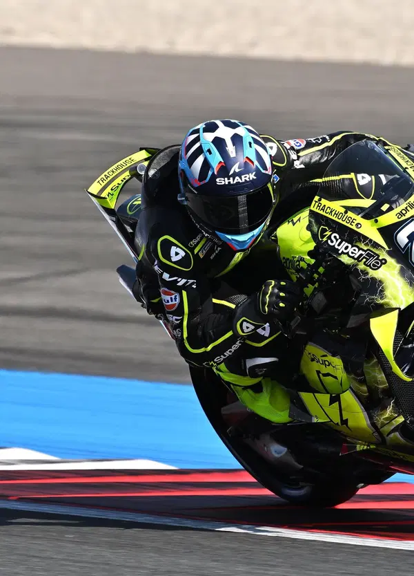 Boia che Sprint: Fernandez, Ogura e poi Di Giannantonio che spezza il poker d&rsquo;Assen Aprilia. Bagnaia davanti (ma dietro) a Marquez