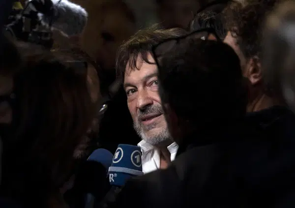 Chi sono i quattro presunti attentatori arrestati per la bomba sotto l&rsquo;auto di Ranucci e chi sarebbero i mandanti? Quello che sappiamo: le piste, l&rsquo;ipotesi di Giletti e l&rsquo;ombra dei Casalesi