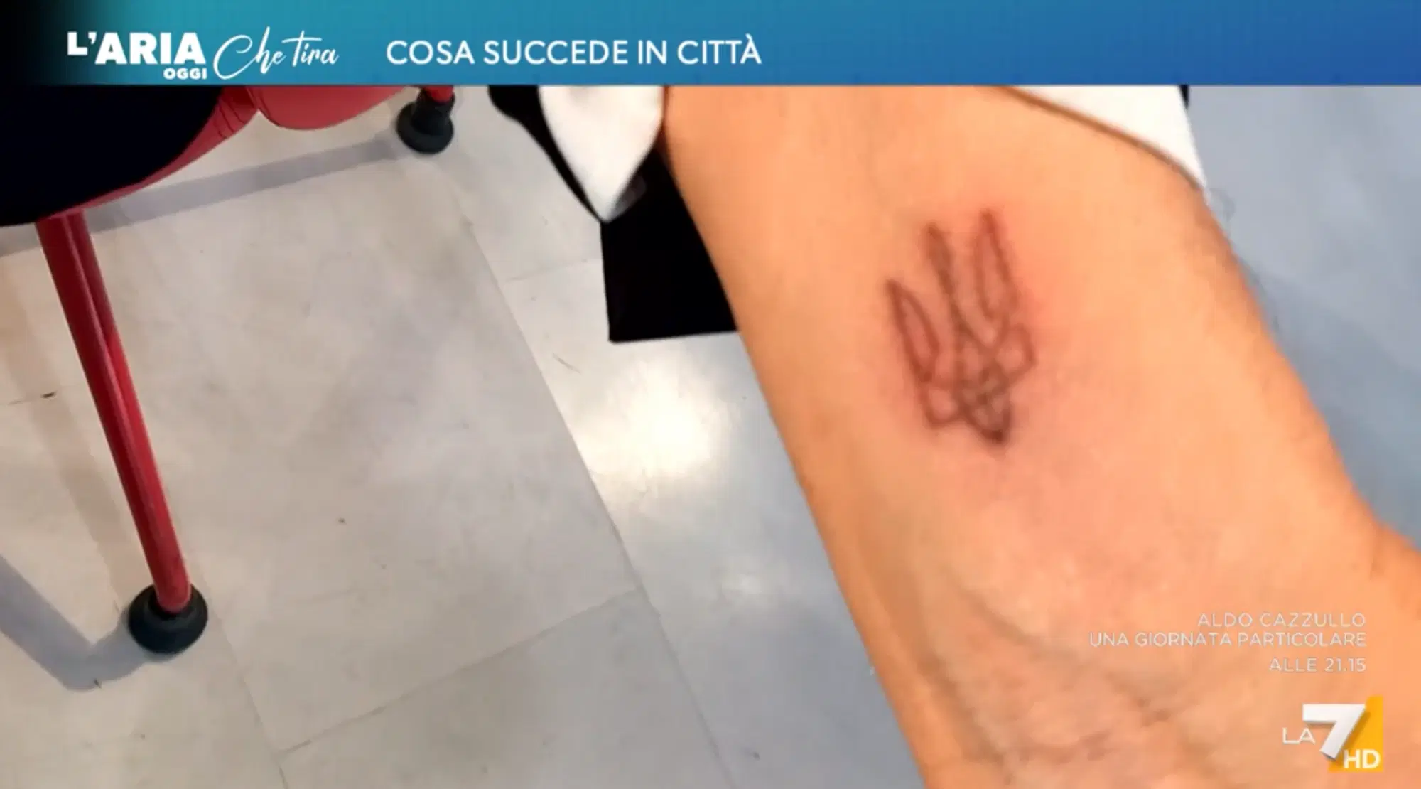 Il tatuaggio di Carlo Calenda La7