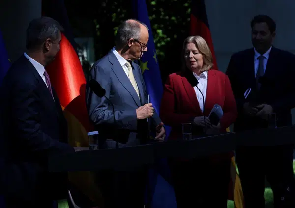 Invece della patrimoniale fate come Merz in Germania: sgravi fiscali per 10 miliardi, tagli alle pensioni e obiettivo crescita economica