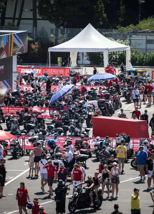Gentlemen, start your engine! Il WDW del Centenario Ducati &egrave; appena iniziato ed &egrave; gi&agrave; una Woodstock 