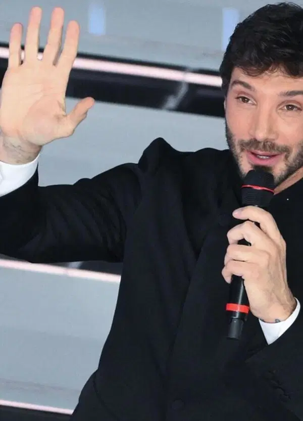De Martino sta stravolgendo (male) Sanremo? Ecco cos&rsquo; &egrave; la &ldquo;serata performance&rdquo; pensata per l'Eurovision