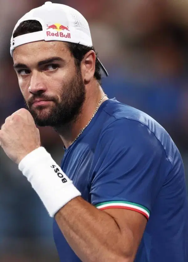 Il martello di Berrettini batte sulla cassa dritta di Peggy Gou