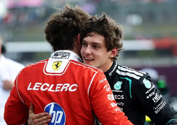 Kimi Antonelli fa la storia a Silverstone, Leclerc zittisce tutti quanti con un super giro: &ldquo;Ultimamente ho faticato e abbiamo lavorato su tutto, &egrave; bello essere tornati&rdquo;