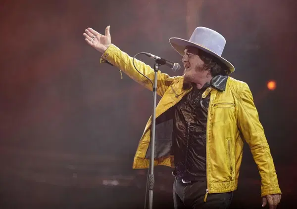 Zucchero d&agrave; ragione a Stefano De Martino e demolisce l'Eurovision: &ldquo;Fa cagare&rdquo;