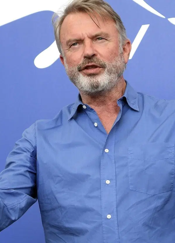 In memoria di Sam Neill, l&rsquo;Alberto Angela del cinema: Jurassic Park e la storia di un attore senza addominali 