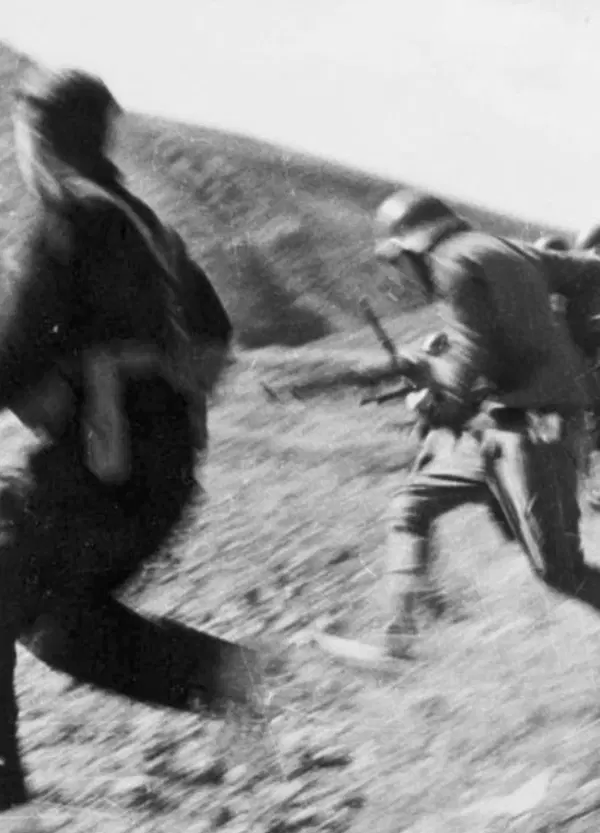 Lo scrittore libertario Fulvio Abbate racconta la storia dei &ldquo;re della pistola operaia di Barcellona&rdquo;