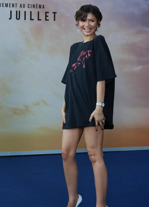 Erano meglio du&rsquo; patacche: la star di Odissey e Spiderman Zendaya accusata di indossare due orecchini d&rsquo;oro scavati in Iran (forse) illegalmente. Dovrebbero essere un pezzo di storia, invece sono un pezzo di moda