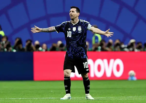 &ldquo;Messi l'uomo di Netanyahu&rdquo;. I legami della Pulce con l'esercito israeliano e con l'unit&agrave; di spionaggio 8200: quello che non sapete sul fuoriclasse dell'Argentina