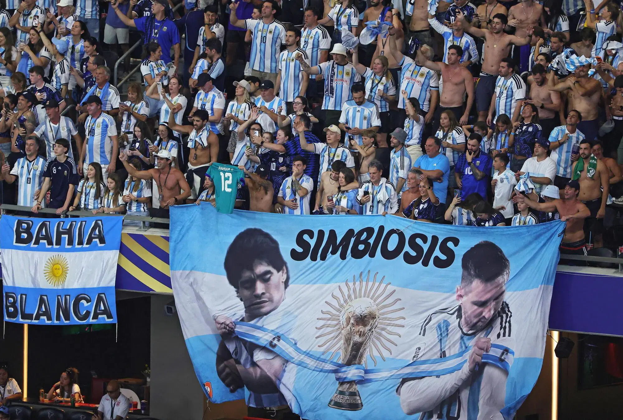 La simbiosi tra Maradona e Messi