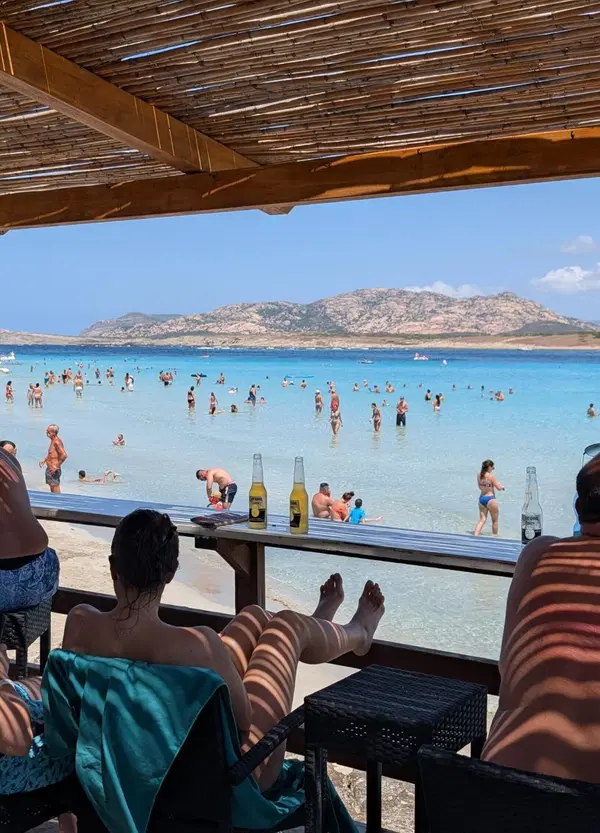 Ma com&rsquo;&egrave; diventata La Pelosa? Un tempo ci andava Berlinguer, oggi una marea di cafoni
