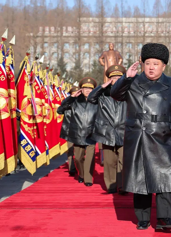 Come si vive in Corea del Nord? Con il libro "Nulla da invidiare" Barbara Demick racconta il Regno Eremita ai raggi X. Tra rituali, marce e privilegi (per pochi)