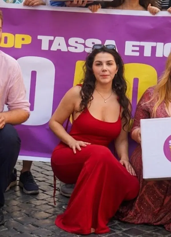 Ok la tassa etica, ma candidare Valentina Nappi con i Radicali non &egrave; solo cosa gi&agrave; vista (ricordate Cicciolina e Pannella) e folkloristica, ma anche un errore politico  