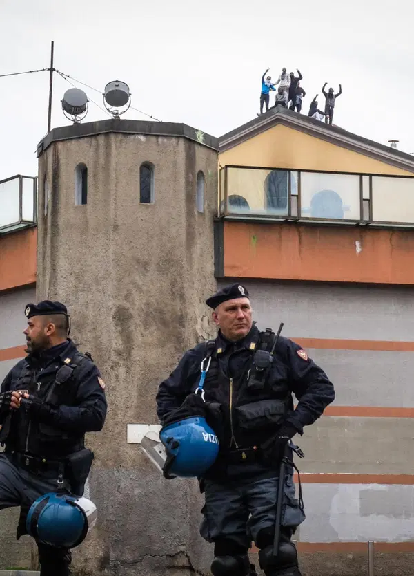 Il segretario del Sappe risponde a De Lucia e Nordio. Ecco chi controlla le carceri italiane