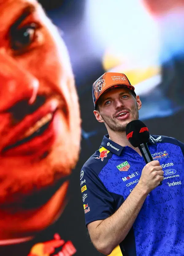 Le foto di Max Verstappen e Toto Wolff in vacanza insieme in Sardegna infiammano il mercato? Tutto bellissimo, ma&hellip;