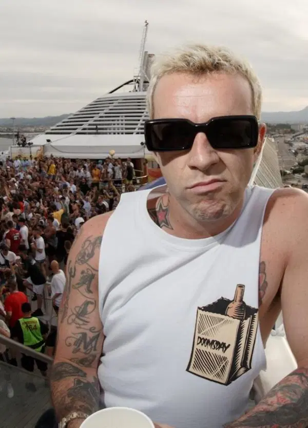 Volevate il rap? Eccolo, &ldquo;All In&rdquo;: il dito medio di Salmo a Israele, Vannacci, la guerra, il fascismo, il riarmo, la remigrazione
