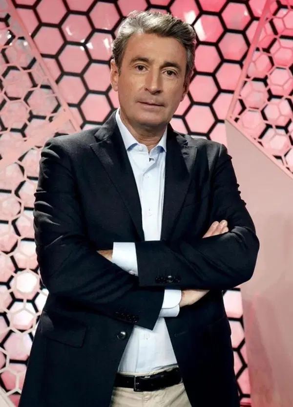 Infante fa le scarpe a Nuzzi? Il Biscione lo lancia su due reti e gli consegna lo spazio di Nuzzi su Canale 5