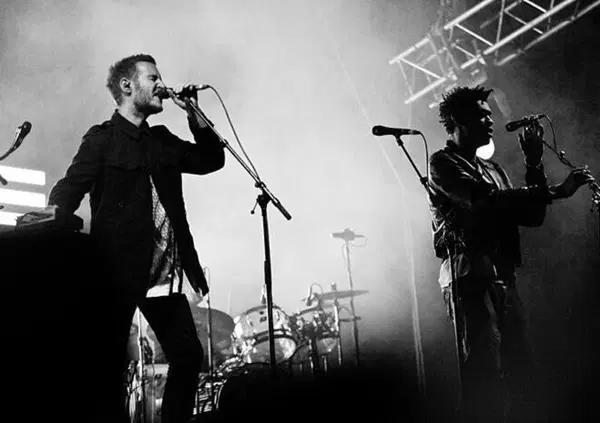 Polizia al concerto e non solo: l&rsquo;incubo dei Massive Attack a Singapore per i cori &ldquo;Free Palestine&rdquo;