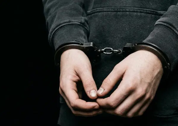 La vergogna di Malta: da 70 giorni minorenne italiano in carcere ma il vero problema non viene affrontato