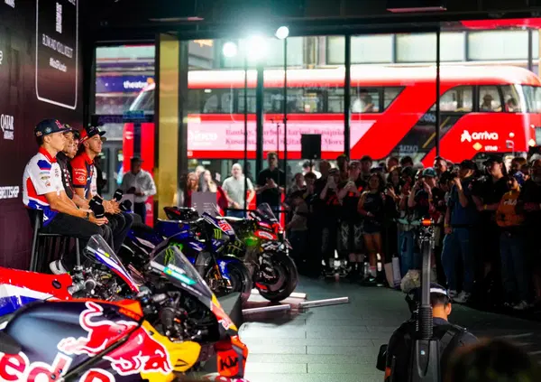 La MotoGP torna a Silvestone, anzi a Londra: pi&ugrave; intrattenimento e meno sport, ma forse va bene cos&igrave;