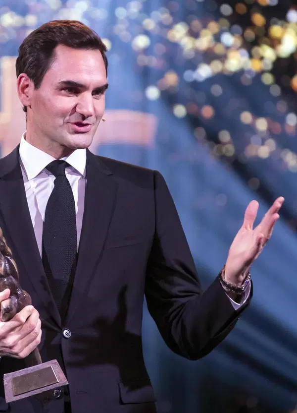 All hail the king! Roger Federer, il pi&ugrave; grande di tutti, compie 45 anni