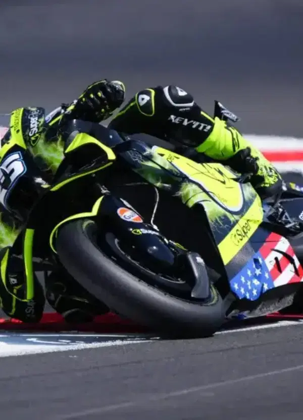 Una domanda da Silverstone: servono le gomme quando hai cuore, muscoli, nervi e le Aprilia?