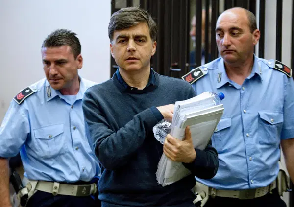 L'ultima telefonata prima di essere arrestato Valter Lavitola l'ha fatta a MOW: &ldquo;Se sono stato io &egrave; stato anche Ranucci&rdquo;. E dietro la chiamata una serie di affari in Africa