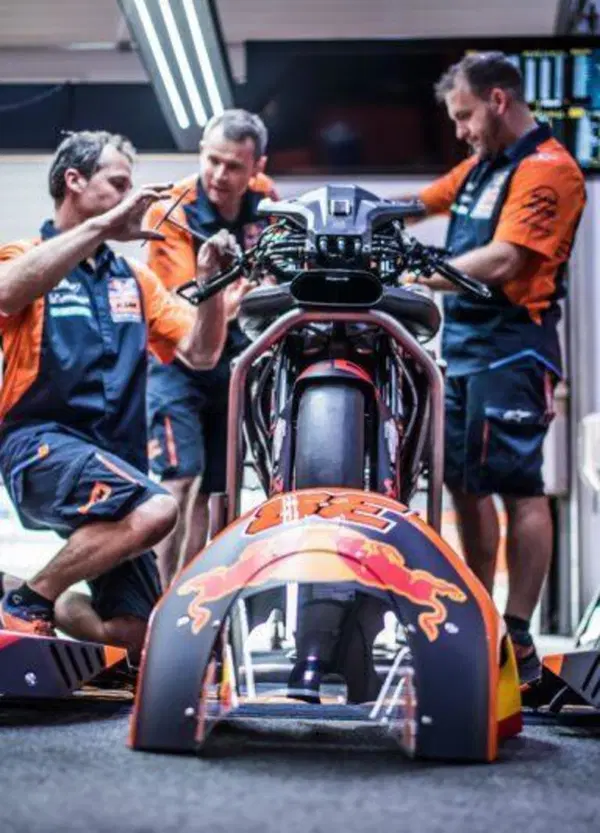 A quanto pare KTM ha salvato la MotoGP dalle follie di Aprilia e Ducati 