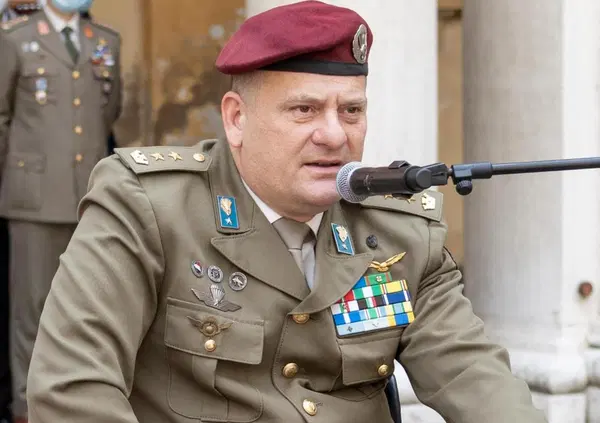 Pur di fermare Vannacci, il ministro della Difesa Crosetto manda in tv i colonnelli. La guerra si combatte anche sui media