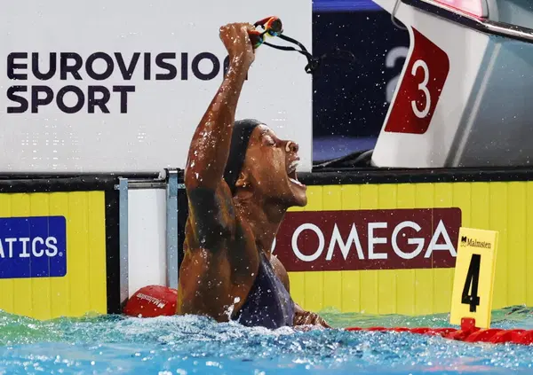 L&rsquo;oro di Sara Curtis a Parigi, un paese di tuttologi e l&rsquo;onere di ricordarci che l&rsquo;Italia &egrave; un paese razzista