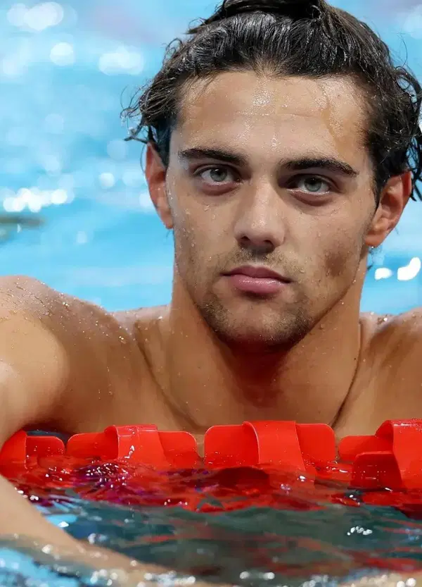 Thomas Ceccon che manda a fanculo la retorica dello sport ci fa impazzire: &ldquo;piuttosto che rifare i 200 dorso preferirei zappare&rdquo; altro che soldatino grato