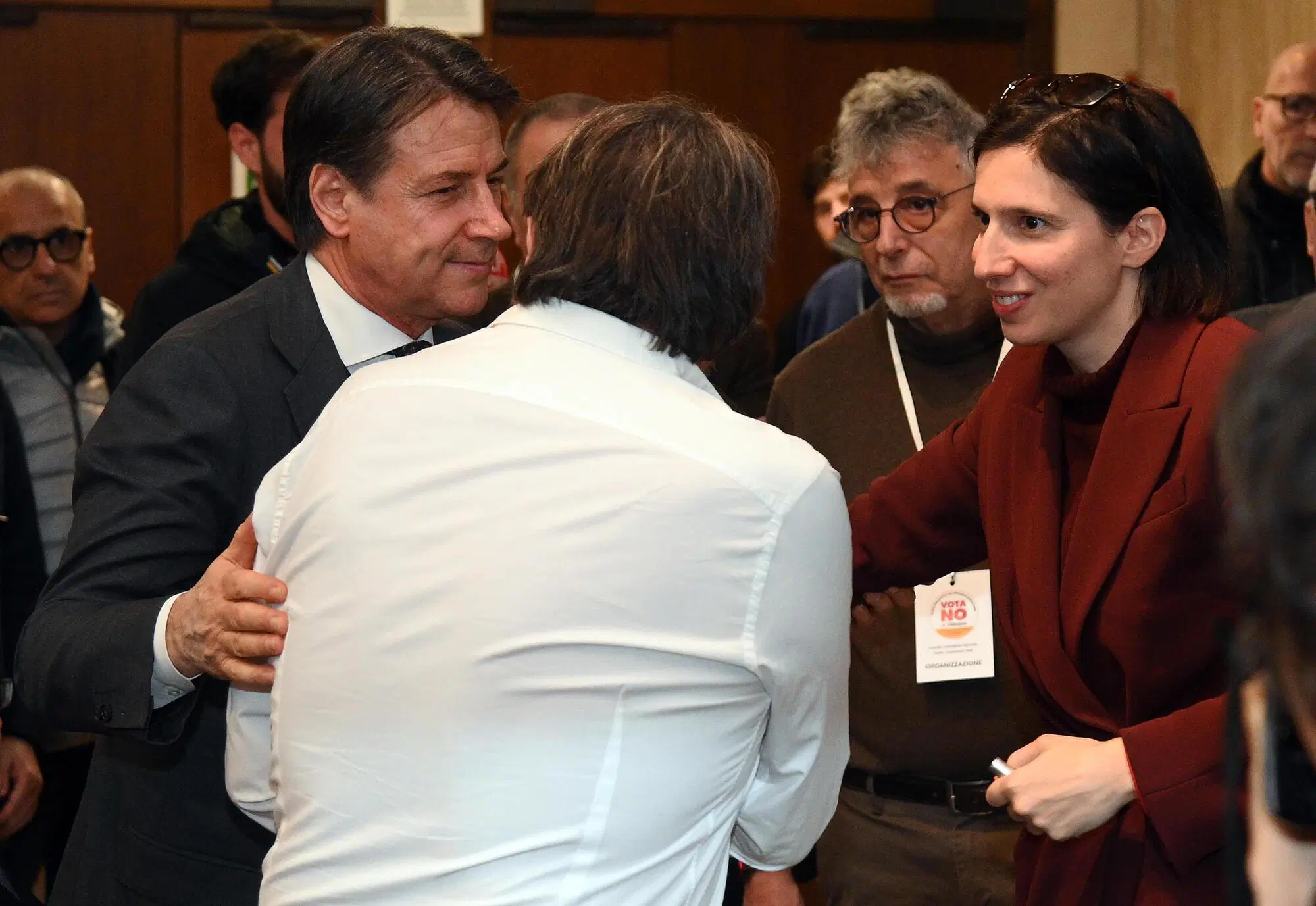 Sigfrido Ranucci con i leader del campo largo Elly Schlein e Giuseppe Conte
