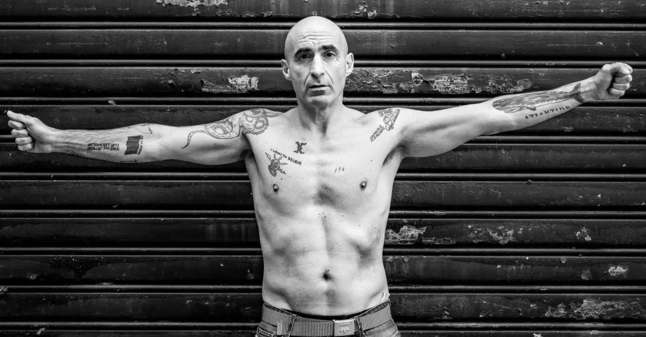 Lo scrittore olimpico Gianni Miraglia d&agrave; l&rsquo;estrema unzione al calcio italiano: &ldquo;Serie A e Nazionale sono morte, lunga vita alla divina estetica di Sinner, Kimi, Ceccon e gli atleti del cambiamento (anche genetico)&rdquo;