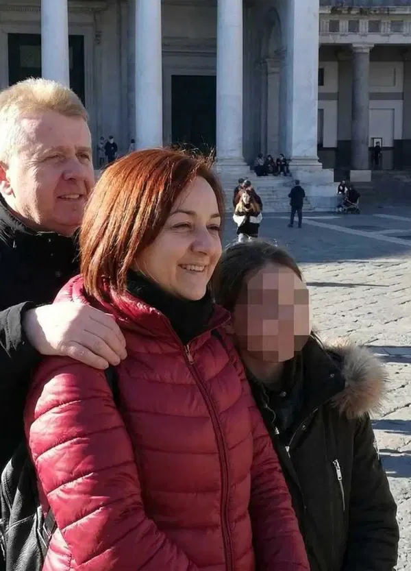 Mamma e figlia avvelenate a Natale: sequestro nello studio Di Vita. E intorno il caos...