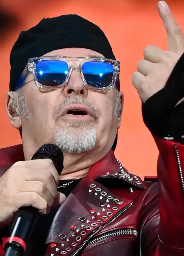 &ldquo;C&rsquo;&egrave; chi dice no&rdquo;: Vasco querela un &ldquo;fan&rdquo; per un commento che lo diffama