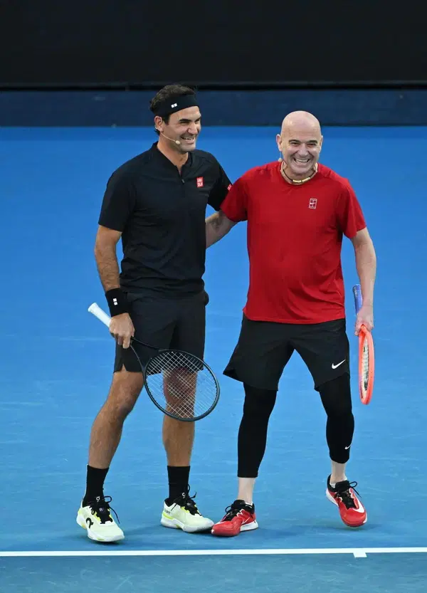 La Royal Rumble del tennis apre gli US Open: sul campo Federer, Agassi, Roddick e McEnroe