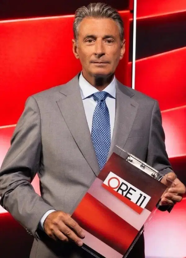 Milo Infante, trasloco a Mediaset col telecomando rotto: &ldquo;Ore 14&rdquo; diventa &ldquo;Ore 11&rdquo;, poi &ldquo;Verit&agrave; Nascoste&rdquo;