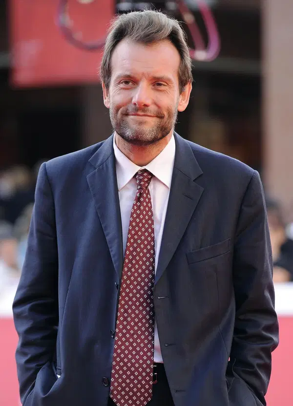 Il regista Marco Spagnoli sul finto scoop del Tax Credit alla docuserie su Rita De Crescenzo