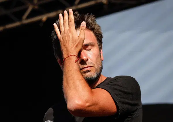 Di Battista a Cuba. Sul web i complotti: c'entra il suo prossimo show sugli Epstein files? E le armi soniche? Ecco cosa sono e come funzionano