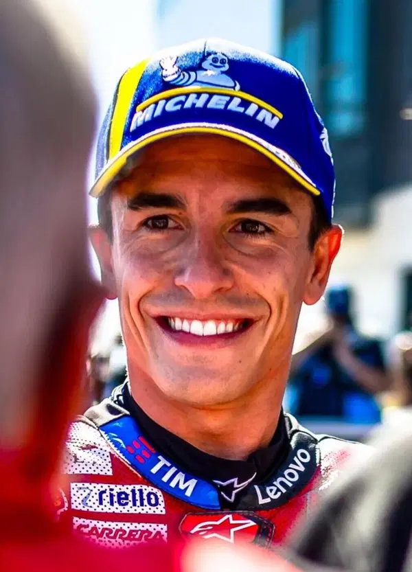 La domenica di Aragon? Marquez la gloria, Pecco la ghiaia, Bezzecchi i conti. E Acosta il futuro&hellip;