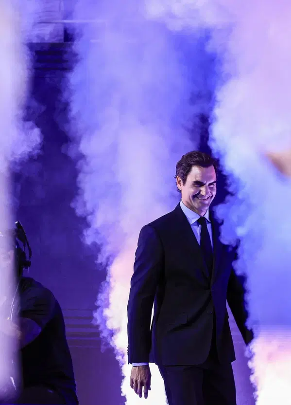 Di Roger Federer e Novak Djokovic: perch&eacute; anche i giganti piangono, l&igrave; dove la grandezza incontra il proprio limite