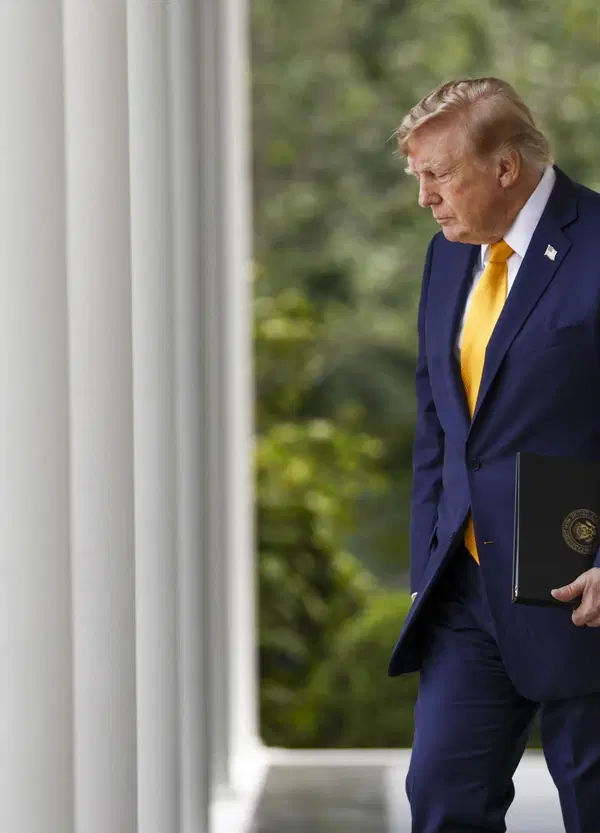 Ma che caz*o sta facendo Trump in Iran? I nuovi bombardamenti, l'ombra del nucleare, i malumori dell'esercito Usa: ecco cosa succede (e occhio al prezzo della benzina)