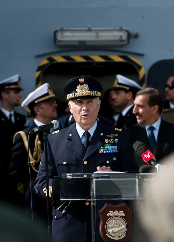 Il generale Camporini asfalta Vannacci su MOW: &ldquo;Educazione militare a scuola? Solo nel fascismo...&rdquo;