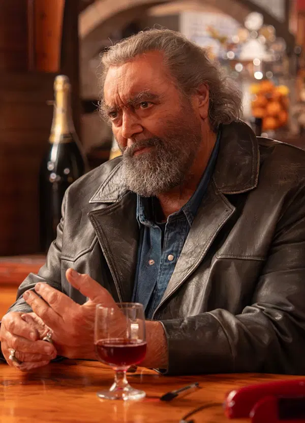 Metti una sera a cena con Diego Abatantuono, il Mago Forest e Max Angioni. E non chiamatele (solo) risate: l&rsquo;intervista al cast del film Il Malloppo di Volfango De Biasi
